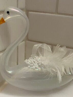 Gorgeous Glass Blown Swan Ornament